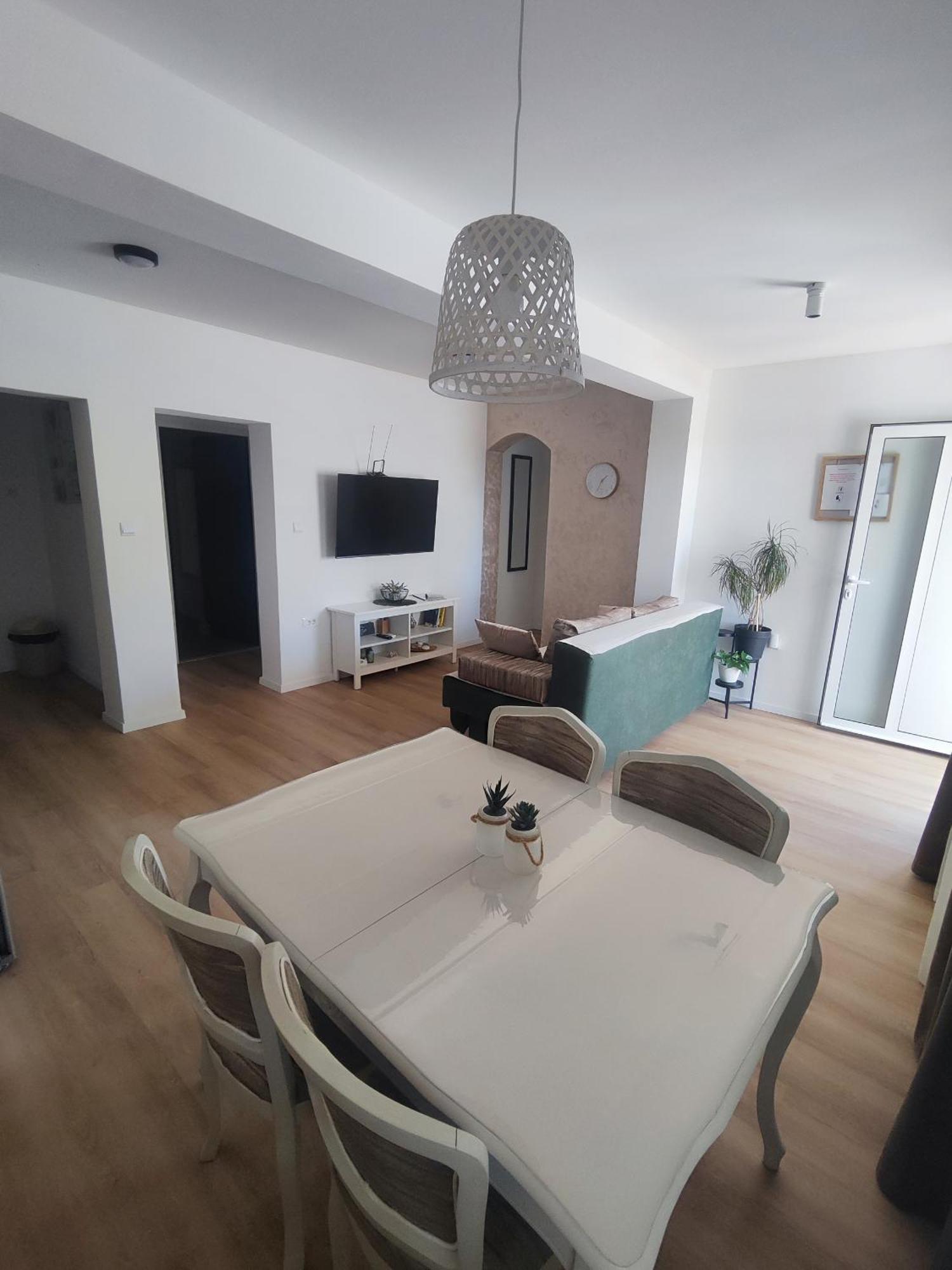 Nada Apartament *